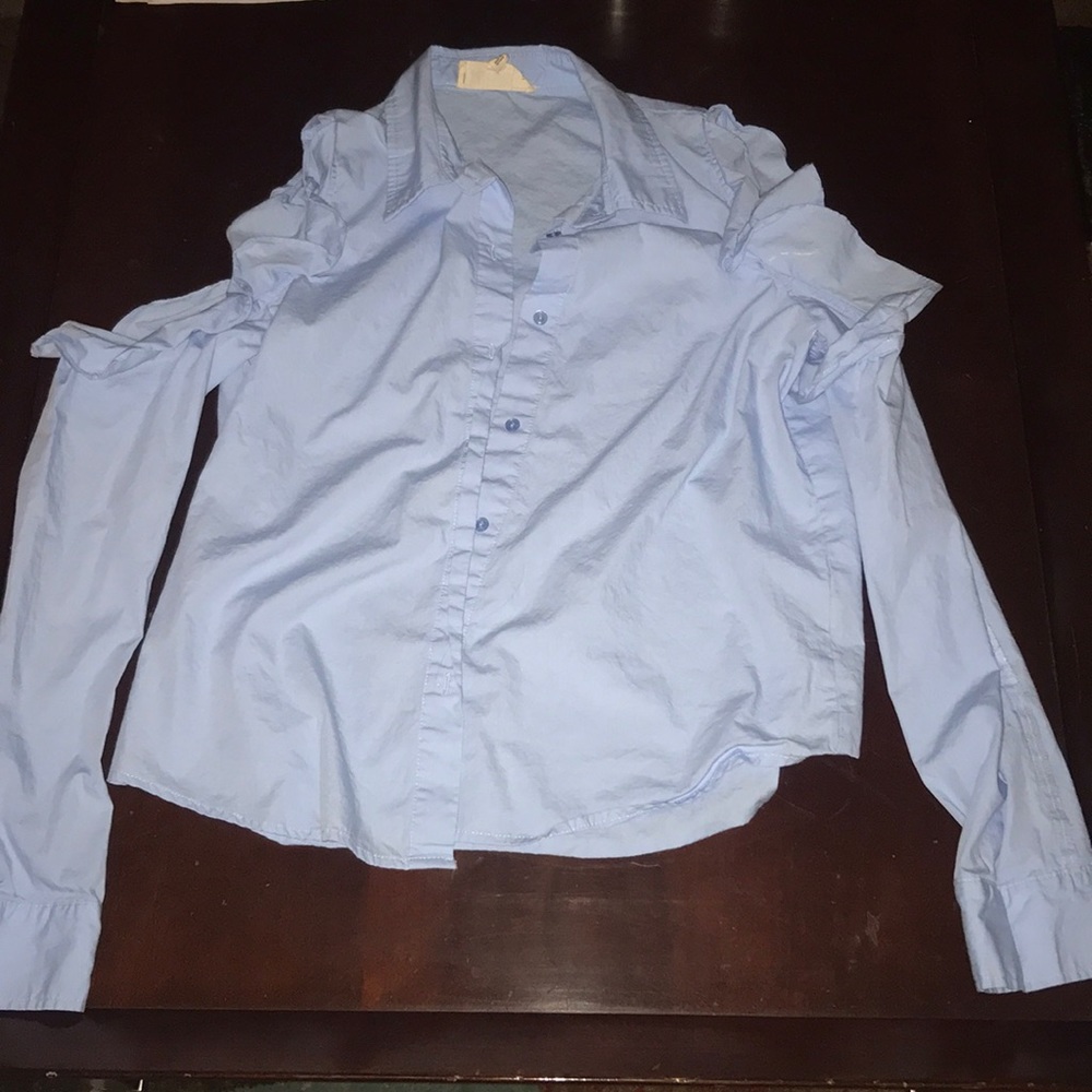 Cold-Shoulder Blue Button-Up - Picture 4 of 5